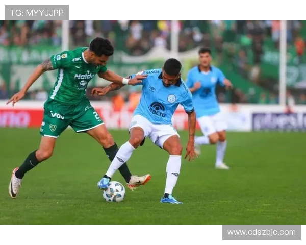 亚自由与飓风队的巅峰对决谁能在这场比赛中笑到最后