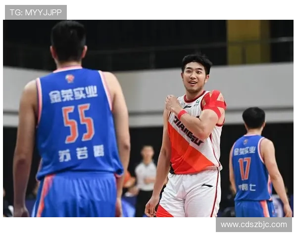 吴冠希的篮球之路：从青涩少年到CBA明星的成长历程与奋斗故事